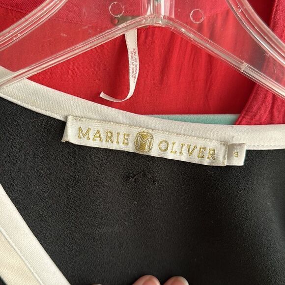 Marie Oliver Black V Neck Batwing Sleeve Blouse - Picture 6 of 6